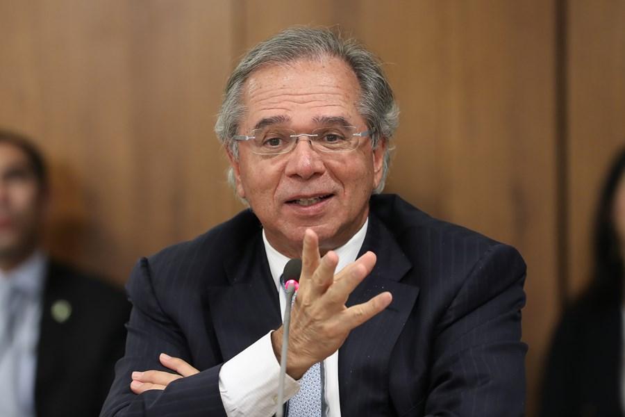 Pacote de Guedes quer eliminar o FAT e mais 247 fundos públicos